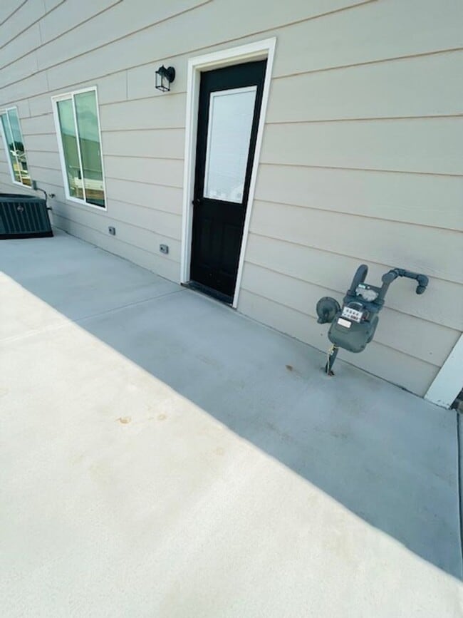 1638-1640 S Hickory Crk St in Wichita, KS - Building Photo - Building Photo