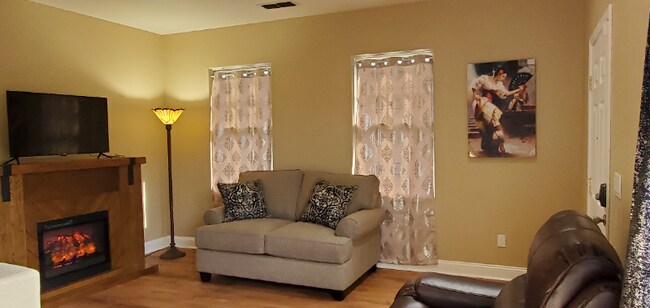 1105 Promenade St in Hercules, CA - Building Photo - Building Photo
