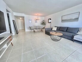 5838 Collins Ave in Miami Beach, FL - Building Photo