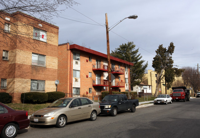 1008 Savannah St SE in Washington, DC - Building Photo - Building Photo