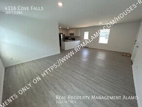 4116 Cove Fls in San Antonio, TX - Foto de edificio - Building Photo