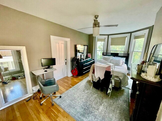 271 K St, Unit 2