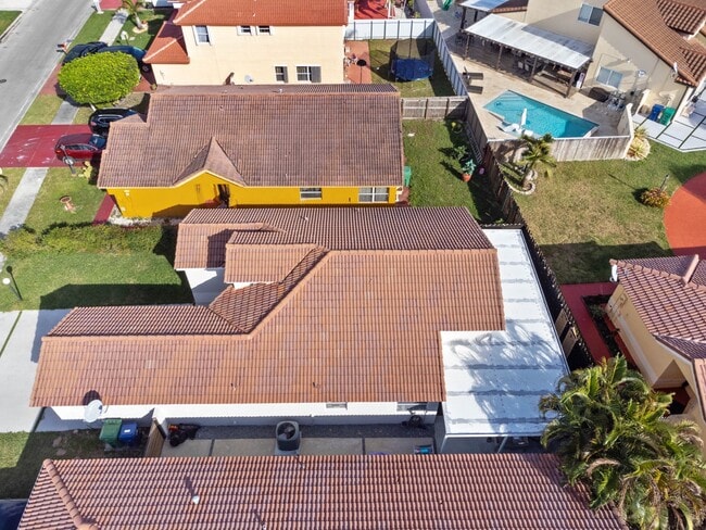 5340 NW 188th St in Miami Gardens, FL - Building Photo - Building Photo