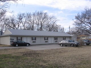 728 W 11th St in Junction City, KS - Foto de edificio