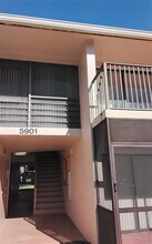 5901 Washington St in Hollywood, FL - Building Photo - Building Photo