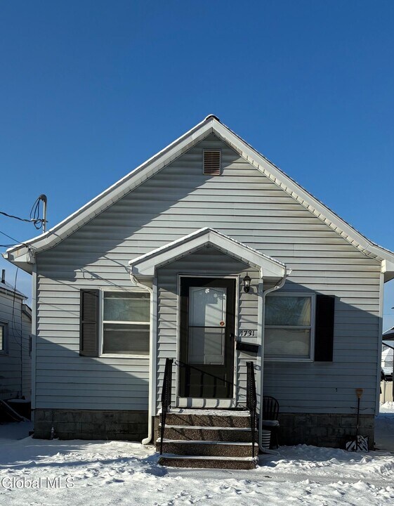 1731 Ferguson St in Schenectady, NY - Building Photo