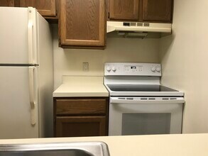 2315 Packard St, Unit A-207 in Ann Arbor, MI - Building Photo - Building Photo