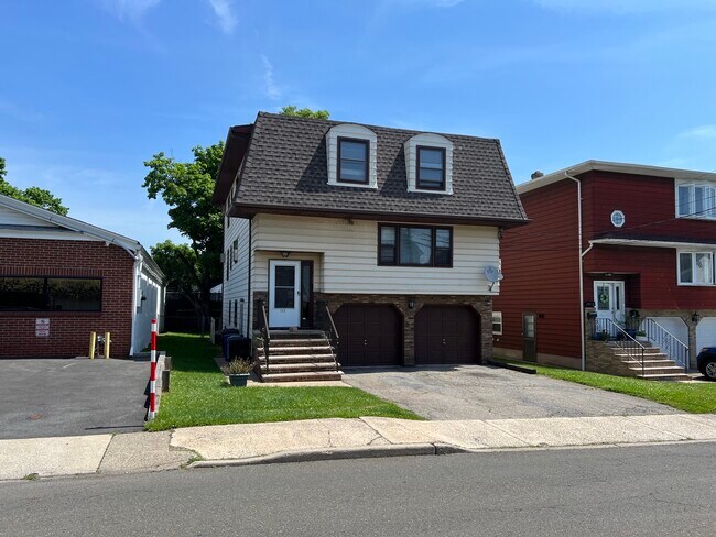 133 Washington St, Unit 1