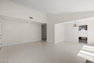 248 Cedar Heights Dr in Thousand Oaks, CA - Building Photo - Building Photo