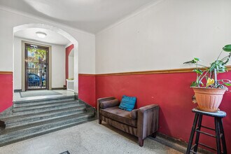 5135 S Kenwood Ave in Chicago, IL - Building Photo - Building Photo