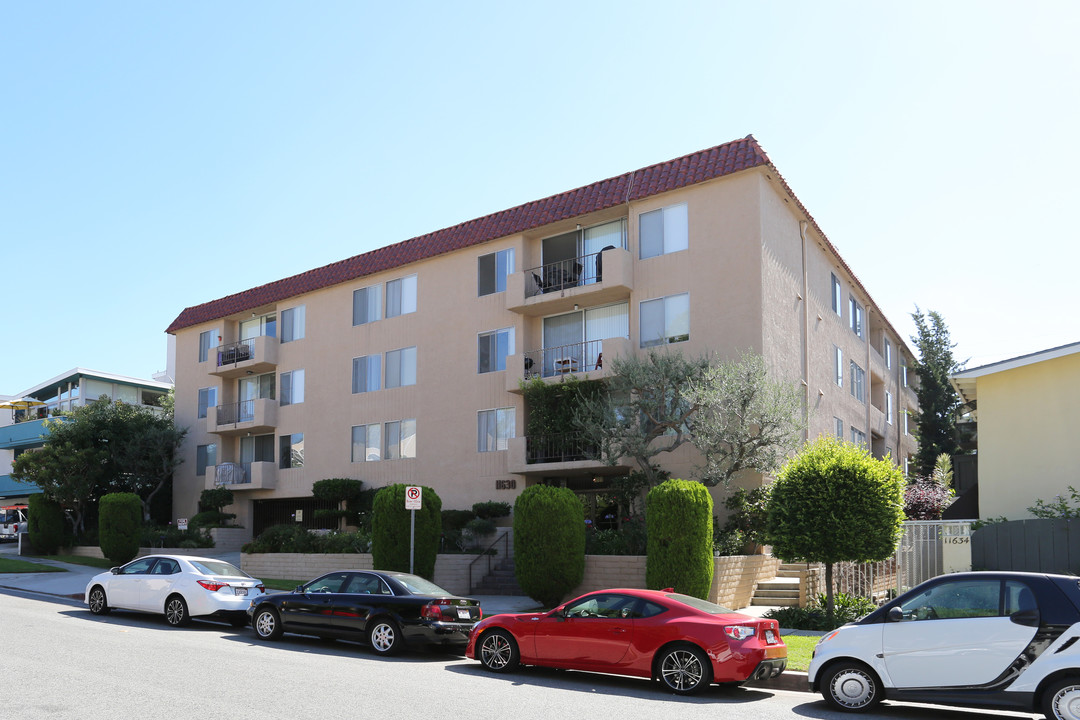 Gorham Manor Apartments in Los Angeles, CA - Building Photo