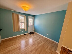 8497 Chinkapin Cir in Cicero, NY - Building Photo - Building Photo