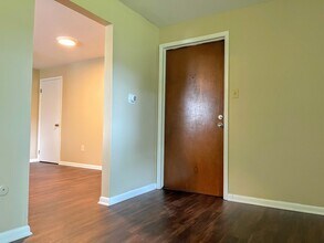 352 Robert Dr in North Tonawanda, NY - Foto de edificio - Building Photo