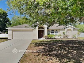 2211 Lake Pointe Cir in Leesburg, FL - Building Photo