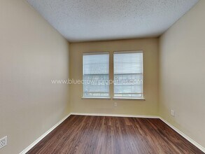 1140 Single Tree Dr in Forney, TX - Foto de edificio - Building Photo