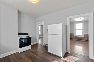 1008 N Boone St in Johnson City, TN - Building Photo - Building Photo