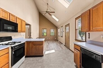 11 Wilbur St in Taunton, MA - Building Photo - Building Photo