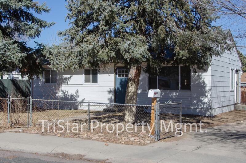 410 Burlington Ave in Colorado Springs, CO - Building Photo