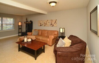 8843 Hunter Ridge Dr in Charlotte, NC - Building Photo - Building Photo