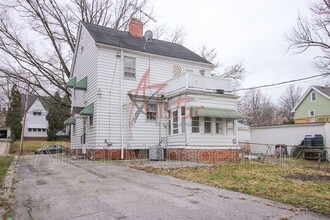 3801 Woodridge Rd in Cleveland Heights, OH - Building Photo - Building Photo