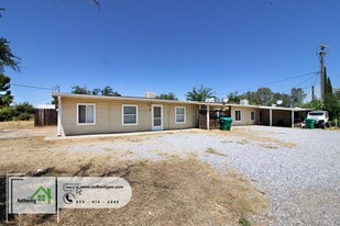 5410 Happy Valley Rd in Anderson, CA - Building Photo