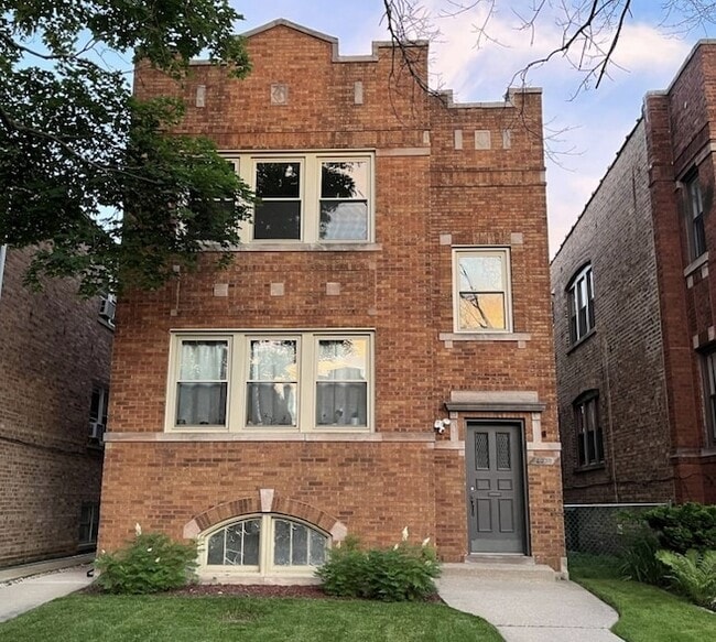property at 5730 N McVicker Ave