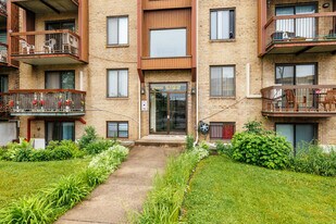 5192 Notre-Dame Boul in Laval, QC - Building Photo