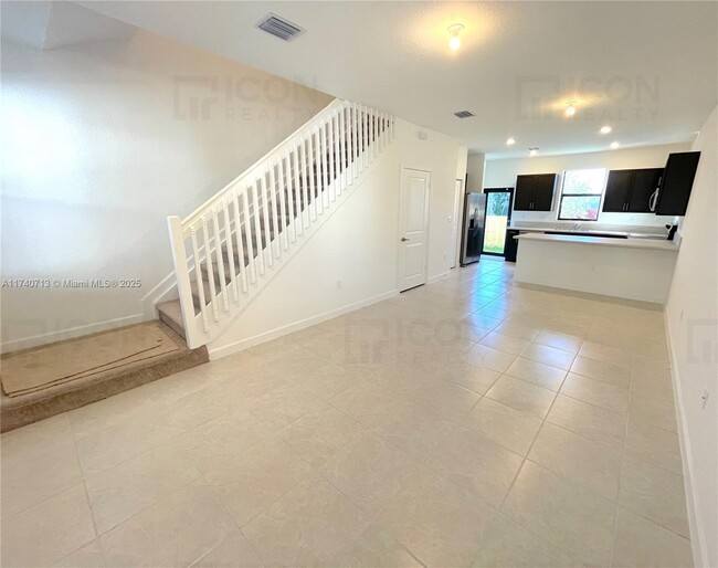 553 SW 19th Ter in Fort Lauderdale, FL - Building Photo - Building Photo