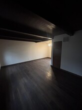 5586 Azalea Ct in Greendale, WI - Building Photo - Building Photo