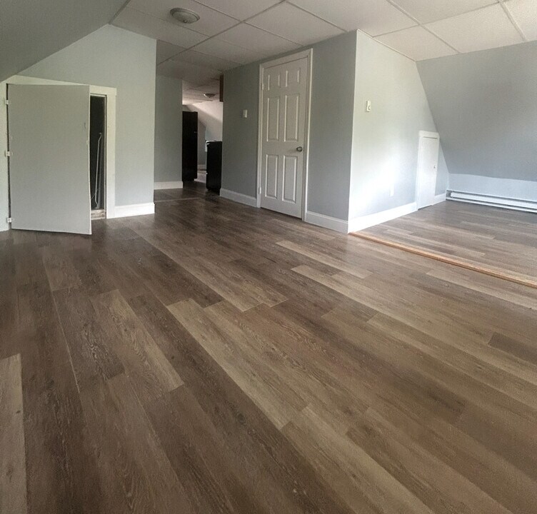 15 Middlesex Park, Unit 17 Middlesex Park Apt. 3 in Lowell, MA - Building Photo