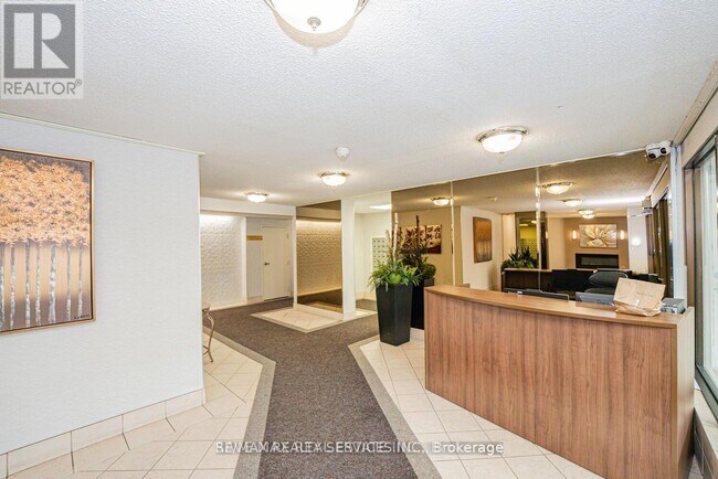 18 Knightsbridge Rd in Brampton, ON - Building Photo - Building Photo