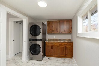 140 Sloan St in Franklin, NC - Foto de edificio - Building Photo