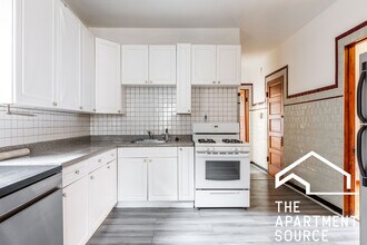 2042 W Armitage Ave, Unit 1 in Chicago, IL - Building Photo - Building Photo