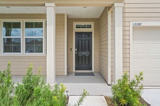 12207 Grand Herring Wy in Jacksonville, FL - Building Photo - Building Photo