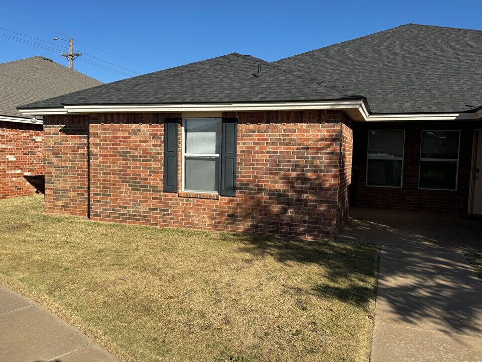 534 N Brentwood Ave in Lubbock, TX - Building Photo