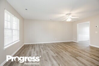 407 Chelton Oaks Dr in Charlotte, NC - Foto de edificio - Building Photo