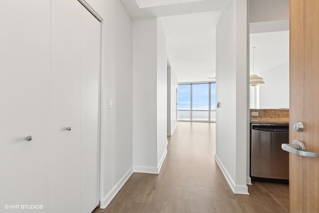 1211 S Prairie Ave, Unit 2603 in Chicago, IL - Building Photo - Building Photo