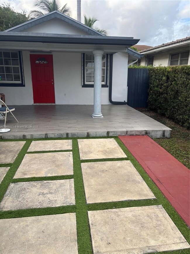 property at 3019 SW 25th St