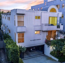 732 N Hudson Ave in Los Angeles, CA - Building Photo - Building Photo