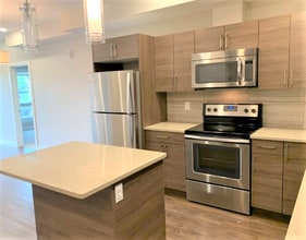 10006-283 83 Ave NW in Edmonton, AB - Building Photo - Building Photo