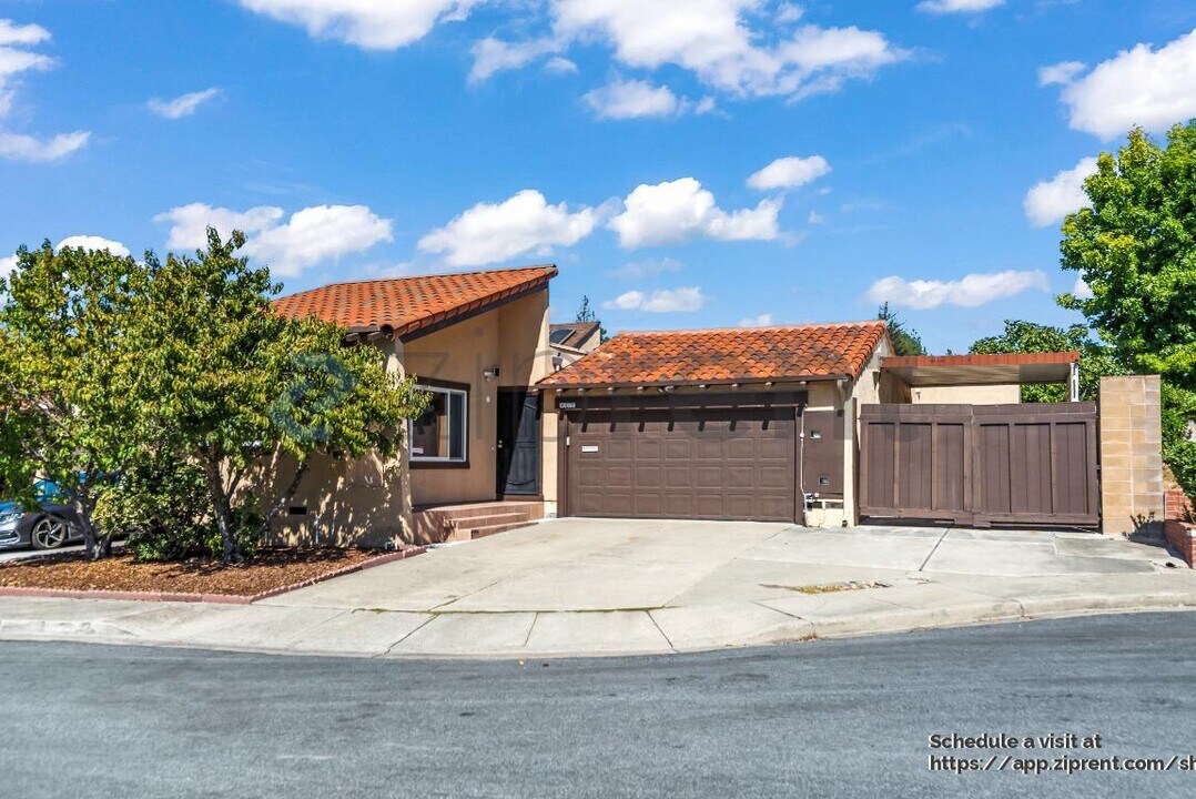 41076 Davila Ct in Fremont, CA - Foto de edificio