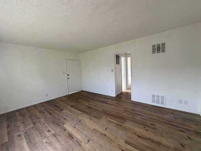 2027 Ridgeley Dr in Los Angeles, CA - Building Photo - Building Photo