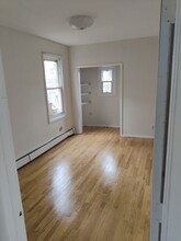 12 Rowan St in Norwalk, CT - Foto de edificio - Building Photo