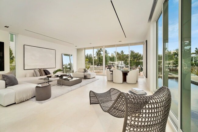 1011 W 48th St in Miami Beach, FL - Building Photo - Building Photo