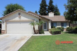 9706 Whitehead Ct in Bakersfield, CA - Building Photo