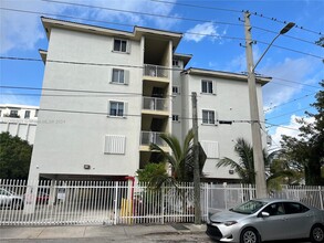 134 SW 7th Ave in Miami, FL - Building Photo - Building Photo