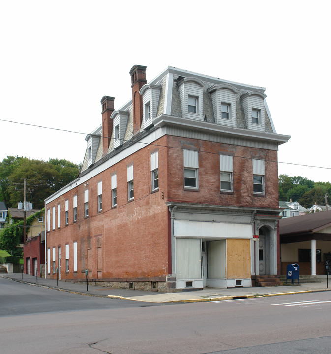 506 Centre St in Ashland, PA - Building Photo