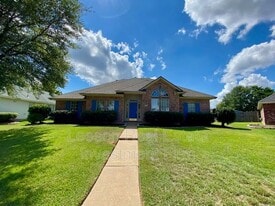 2015 Regent Cir in Bossier City, LA - Building Photo