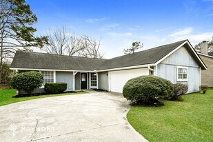 258 Apache Dr in Summerville, SC - Building Photo