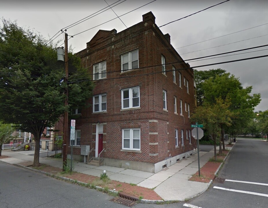 87 Pine St in Montclair, NJ - Foto de edificio
